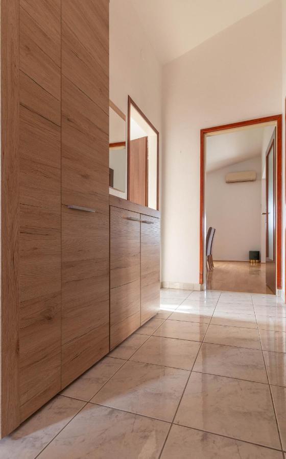 פריבלאקה Modern Apartment Sara-Near The Beach מראה חיצוני תמונה