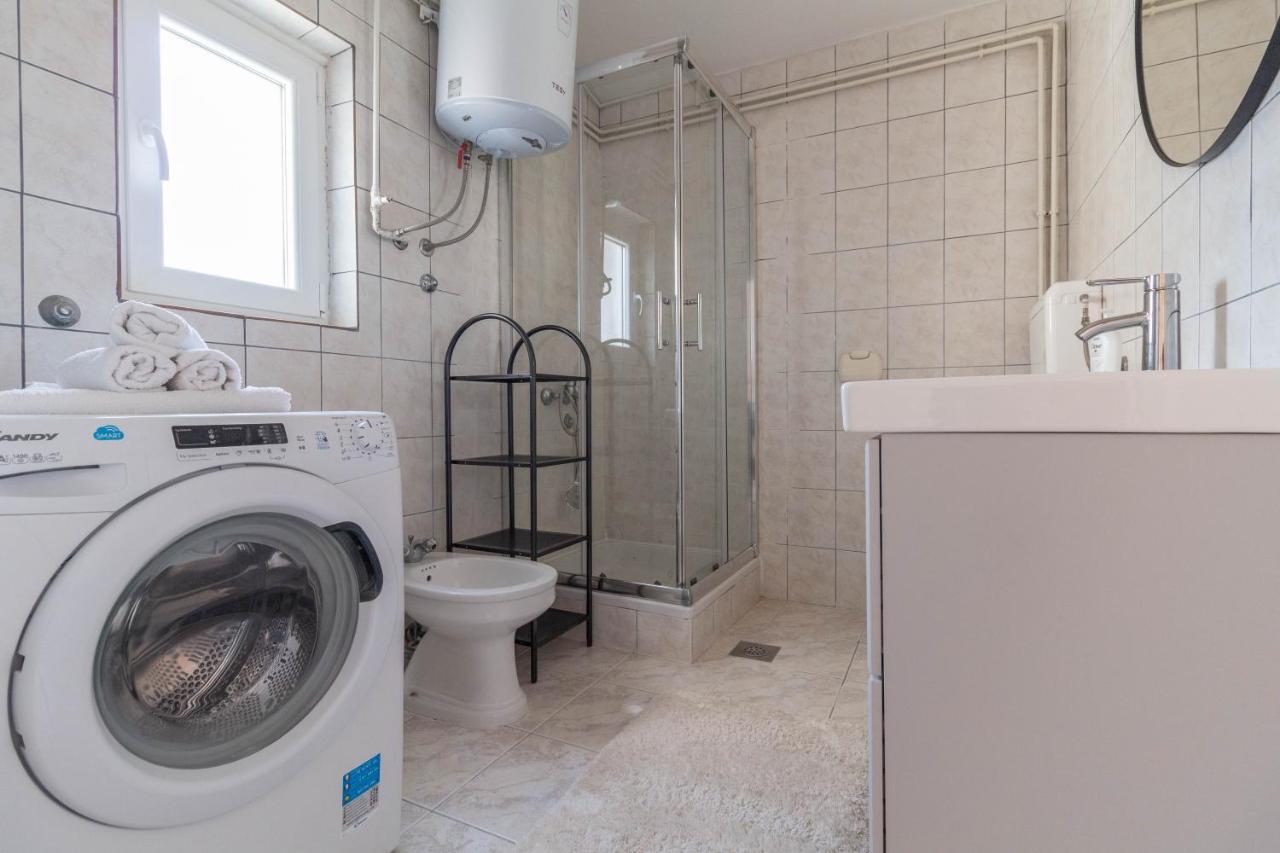 פריבלאקה Modern Apartment Sara-Near The Beach מראה חיצוני תמונה